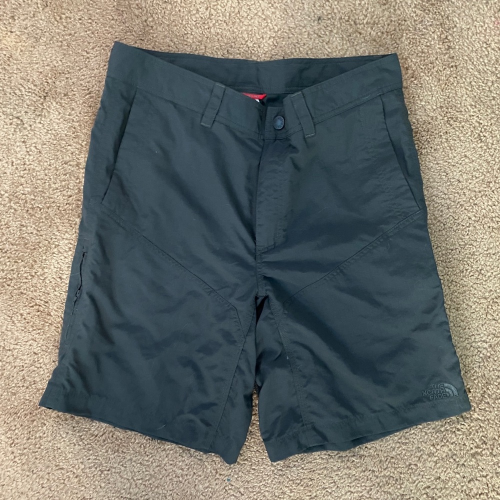 Men’s size 32 inch waist shorts.